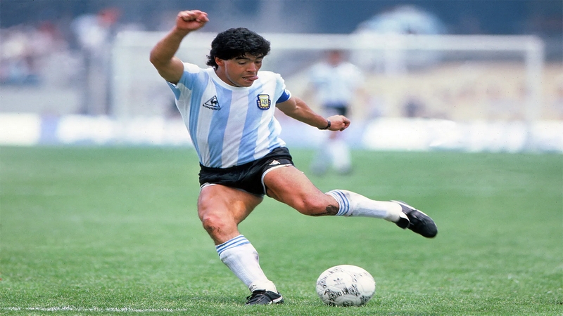 Trong lịch sử có rất nhiều cầu thủ AM nổi bật, Maradona là một trong số đó