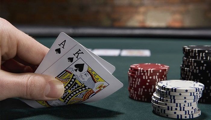 Bật mí cách chơi bài Poker 7 lá để luôn thắng lớn