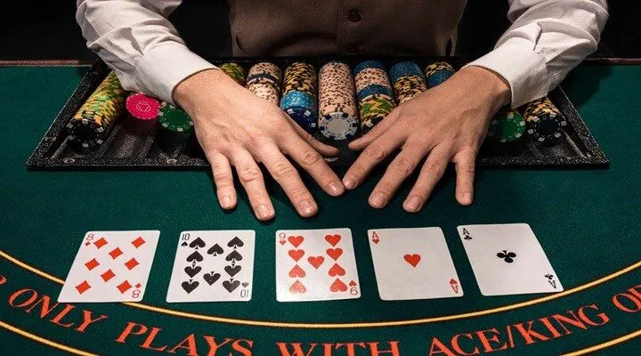 Hướng dẫn chi tiết về luật chơi poker dành cho người mới bắt đầu