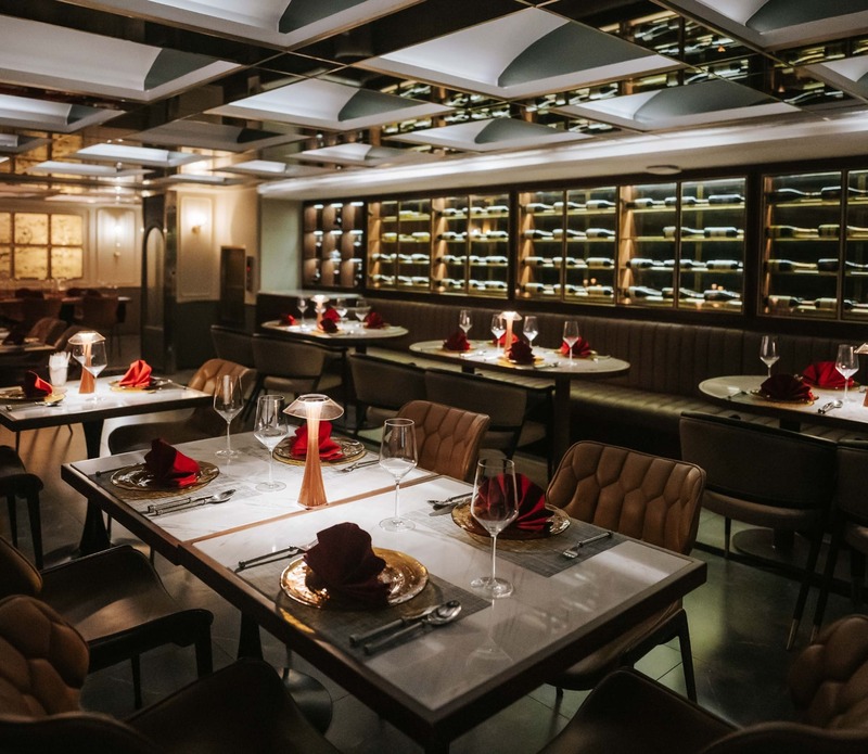 Không gian sang trọng tại Cloud Nine Restaurant Saigon