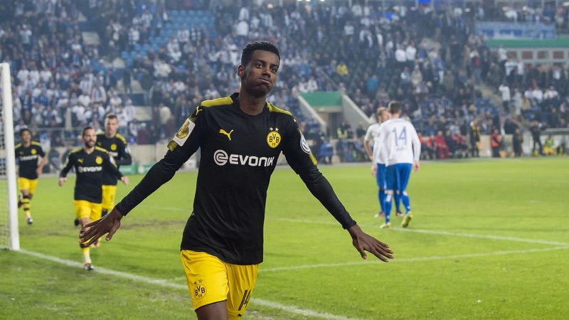 Cầu thủ Alexander Isak không phải là cái tên quá hào nhoáng khi bắt đầu sự nghiệp Alexander Isak thời Dortmund