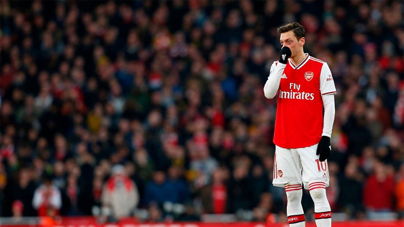 Phong cách chơi bóng của Ozil dần lỗi thời