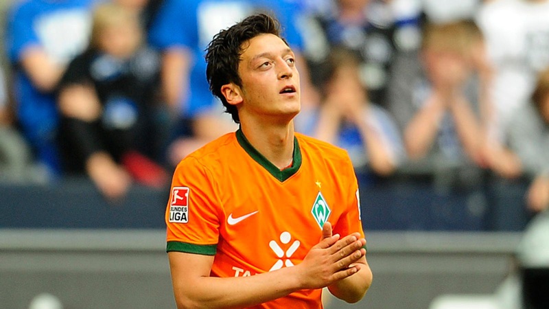 Cầu thủ Mesut Ozil - Nạn nhân của xu hướng bóng đá