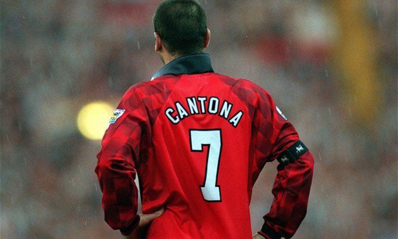 Khám Phá Vai Trò Của Tiền Vệ Trong Bóng Đá Bạn Nên Biết